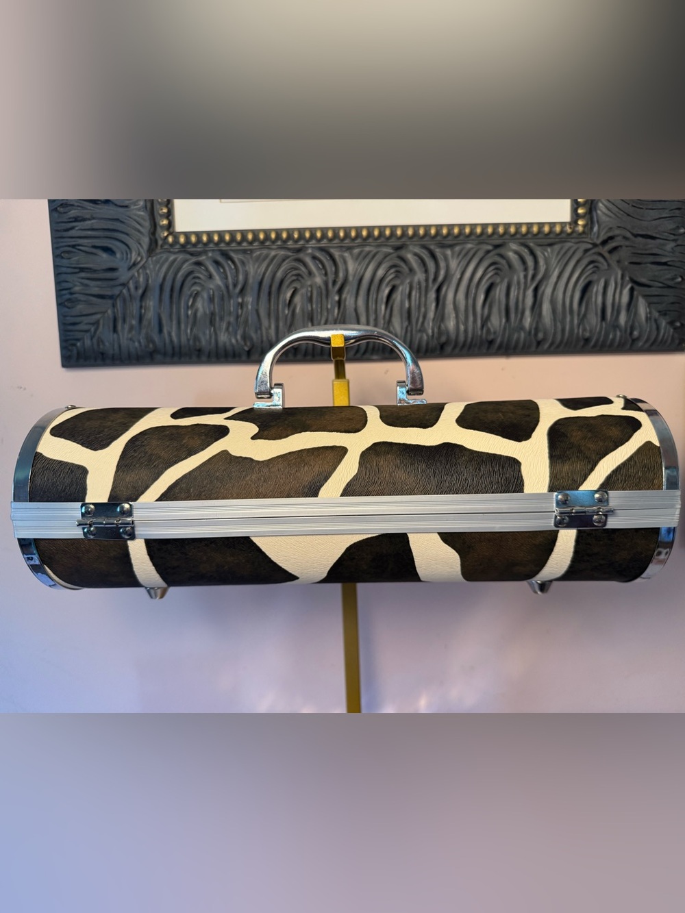Wine Cylinder Giraffe Print Carrying Case - Picture 3 of 8
